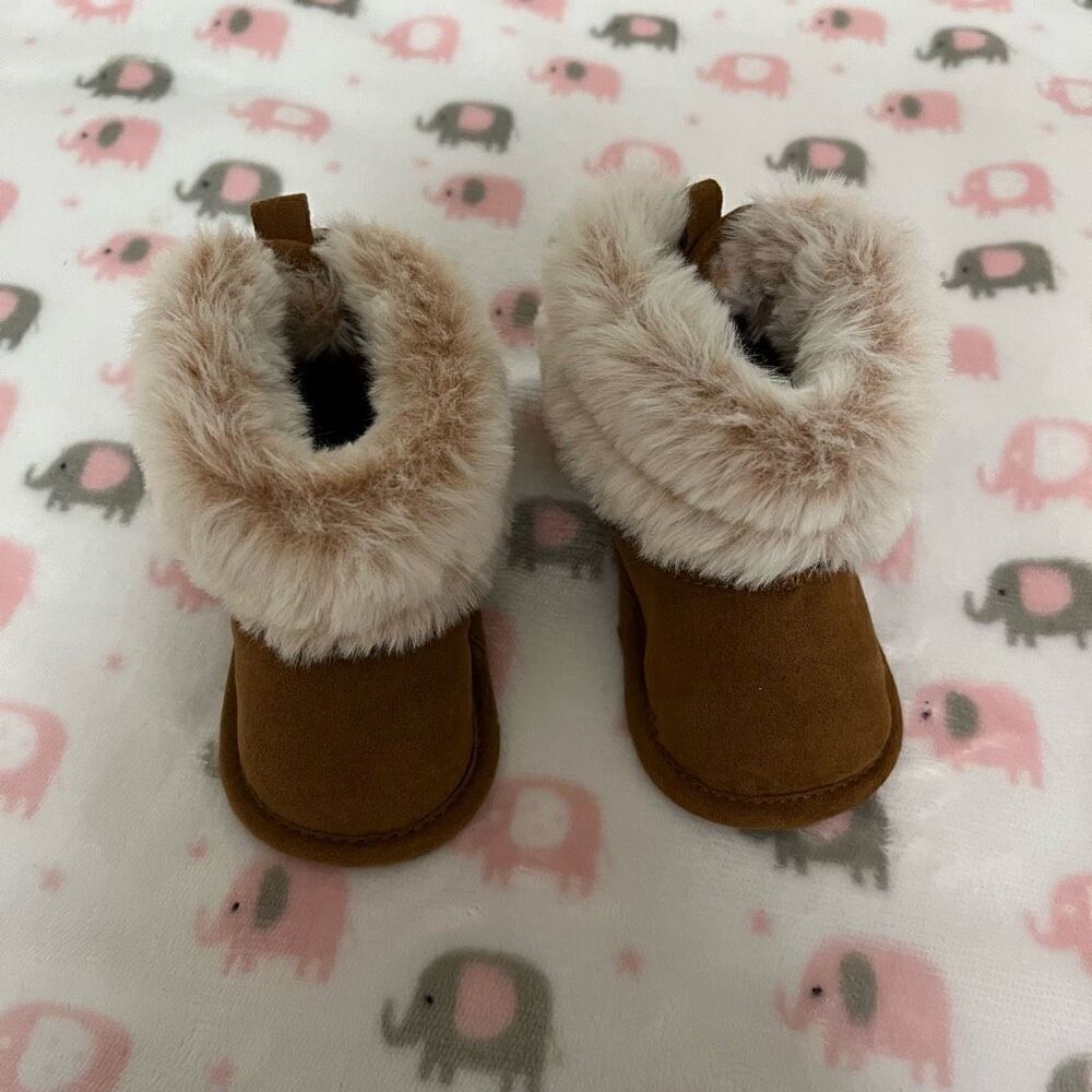 First Steps Faux Fur Trimmed Boots   Size 3-6 m  EUC